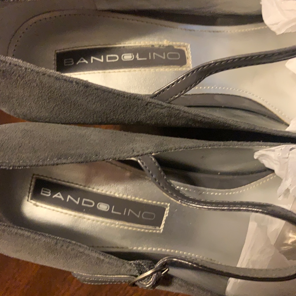 Women’s Heels - Picture 4 of 9